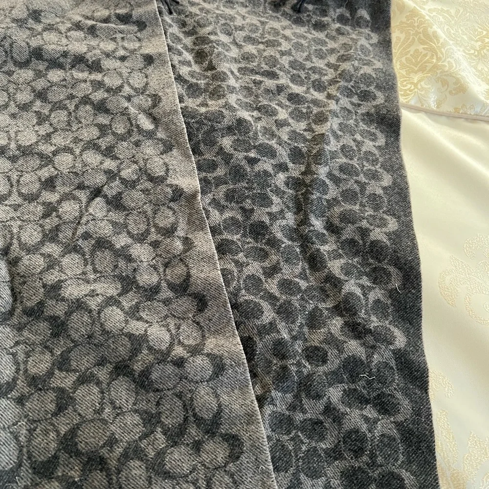 Coach Scarf - Picture 2 of 2